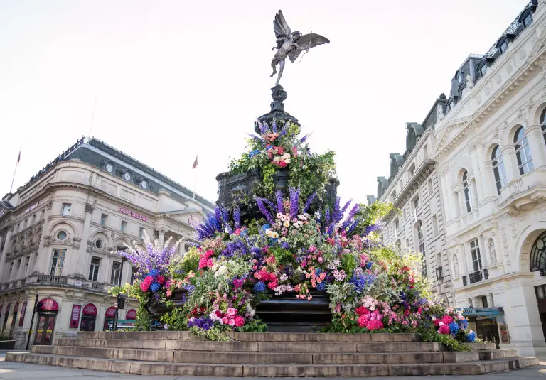 ‘Botanical Banksy’ stunt Flower Council of Holland installs ‘flash